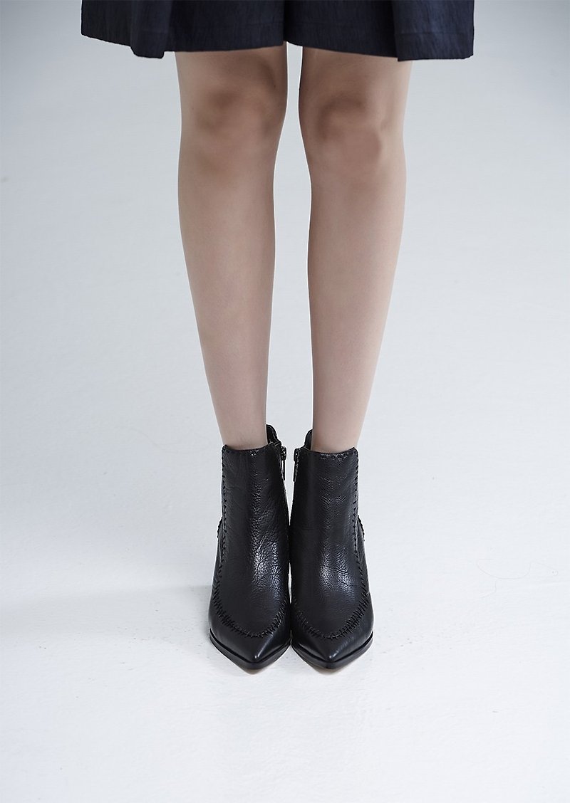 Suture three-dimensional hexagonal heel boots black - รองเท้าบูทสั้นผู้หญิง - หนังแท้ สีดำ