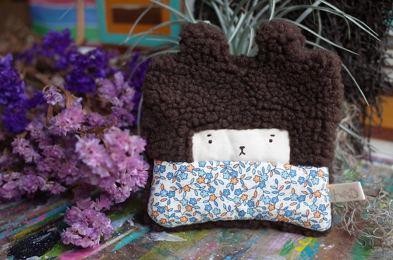 Duo rabbit buns purse - cocoa hair -172 blue flowers - กระเป๋าใส่เหรียญ - ผ้าฝ้าย/ผ้าลินิน สีนำ้ตาล