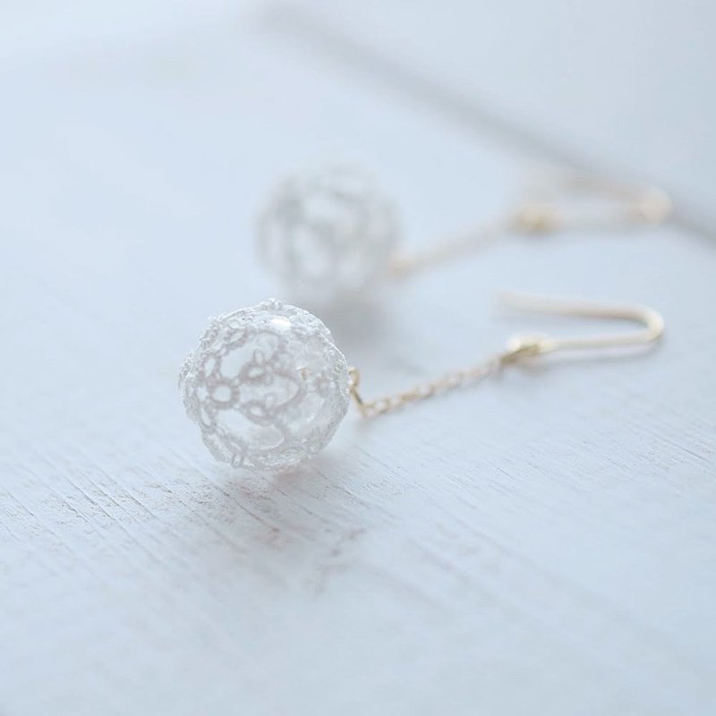 Silk temari - ต่างหู - ผ้าไหม ขาว