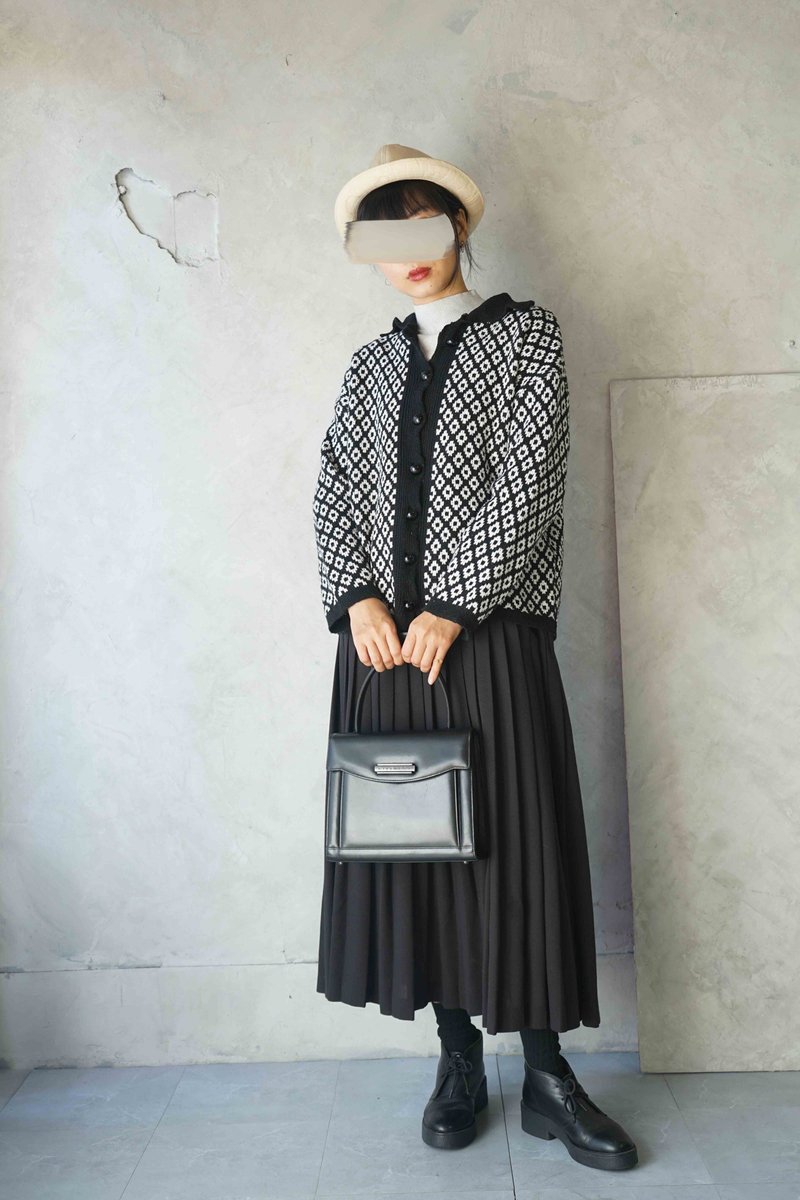 Treasure hunt vintage-black and white checkerboard jacquard lapel skin-friendly knitted jacket - สเวตเตอร์ผู้หญิง - เส้นใยสังเคราะห์ สีดำ