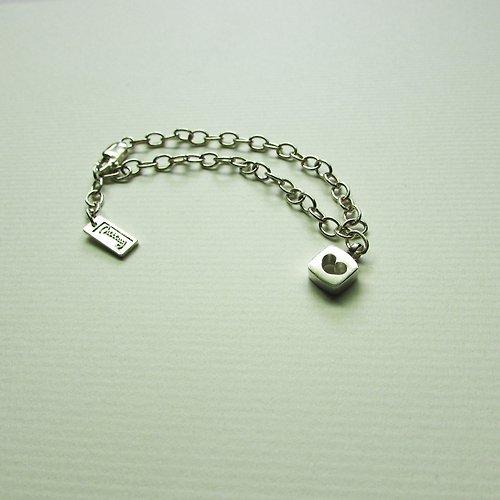 mittag jewelry｜公平貿易珠寶 bb square heart bracelet_bb方心手鍊 | 謝禮 花童禮 彌月禮