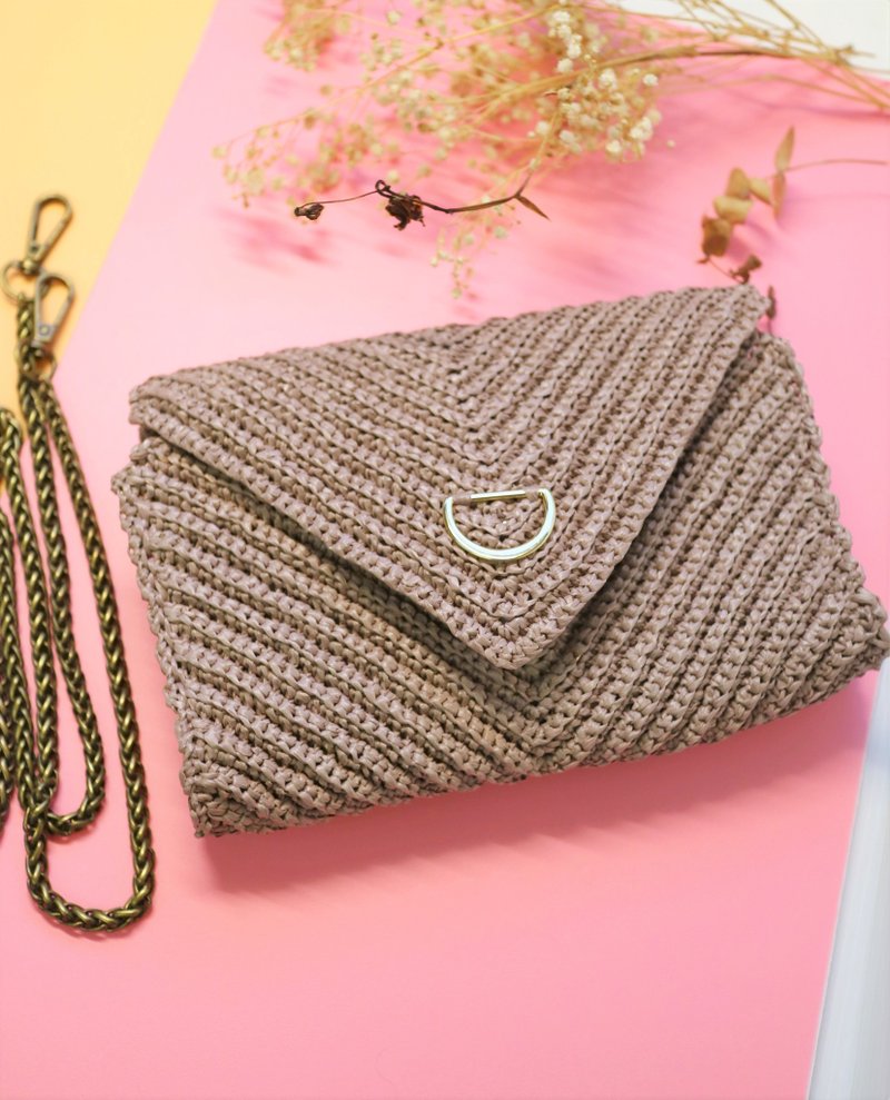 crochet handmade shoulder bag handbag clutch - กระเป๋าแมสเซนเจอร์ - ผ้าฝ้าย/ผ้าลินิน สีกากี