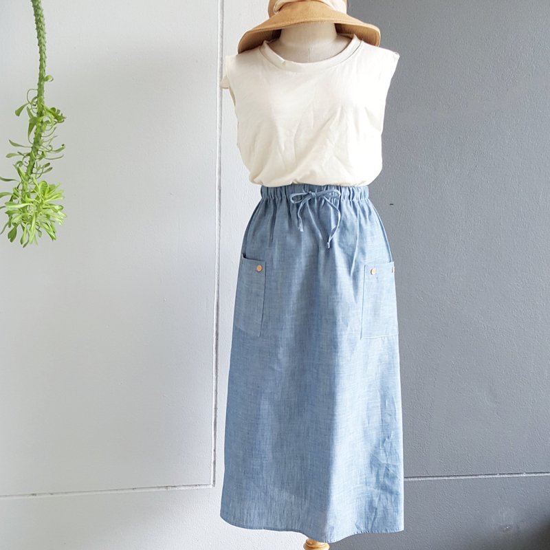 Nerdy Skirt with Wooden buttons-Blue jeans - 裙子/長裙 - 棉．麻 藍色