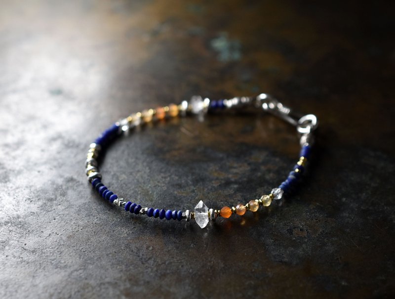 Lapis and small stone beads, Herkimer diamond, Karen Silver delicate bracelet - สร้อยข้อมือ - เครื่องเพชรพลอย สีน้ำเงิน