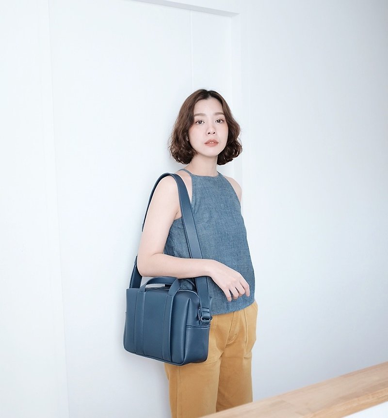 斜挎包  Whiteoakfactory Cubie shoulder bag - Navy - Messenger Bags & Sling Bags - Faux Leather Gray