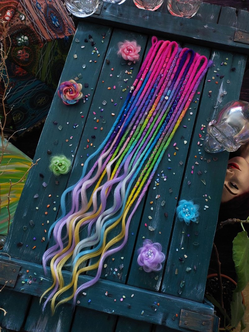 Lovley sweet candy accent dreadlocks, Colourful festival hair extensions. - 髮圈/髮夾 - 其他材質 多色