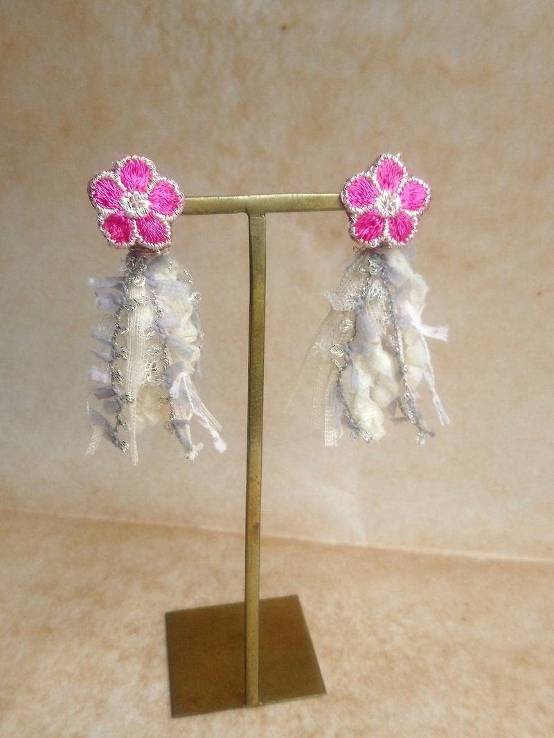 日本紗線耳環 - 耳環/耳夾/耳骨夾 - 聚酯纖維 粉紅色