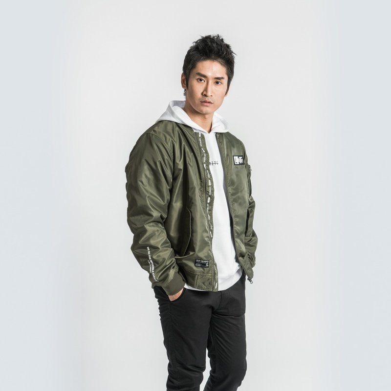L.I.M.I.T.E - แจ็คเก็ตพิมพ์ซิลิโคนของผู้ชาย MA-1 - เสื้อโค้ทผู้ชาย - ไนลอน สีเขียว