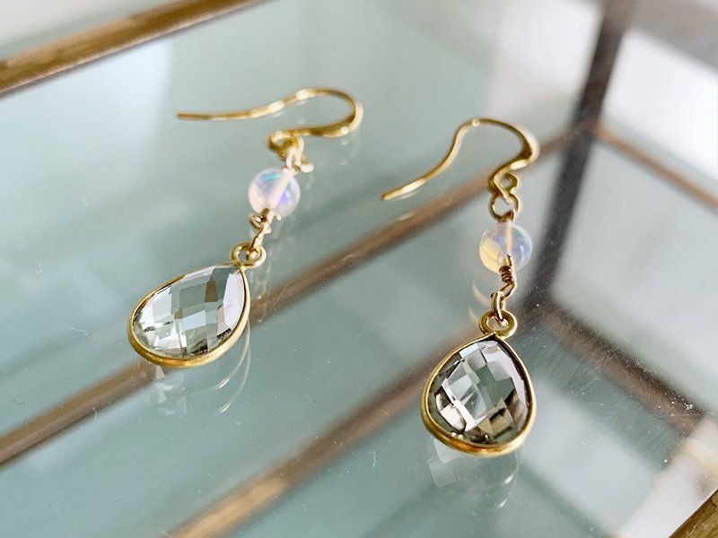 [February and October birthstones] Opal that brings good luck and amethyst Clip-On that calm the mind - Earrings & Clip-ons - Semi-Precious Stones Green
