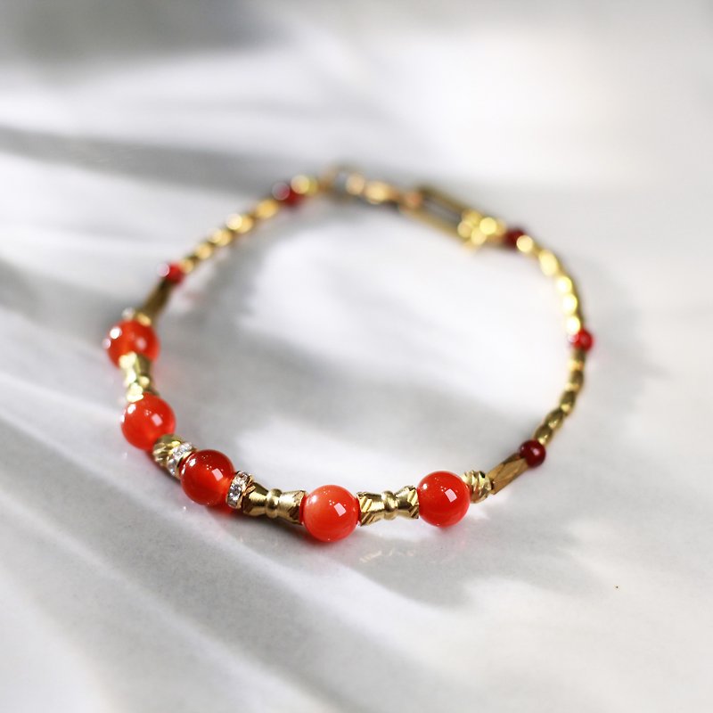 Holding Hand - Heartbeat | Ruby with Bronze Bracelet - Bracelets - Other Metals Red