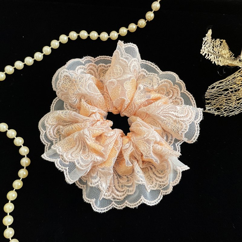 French embroidery lace scrunchie/ scrunchie hair tie hair rope hair accessories headdress gift pig intestine ring - เครื่องประดับผม - วัสดุอื่นๆ สีส้ม
