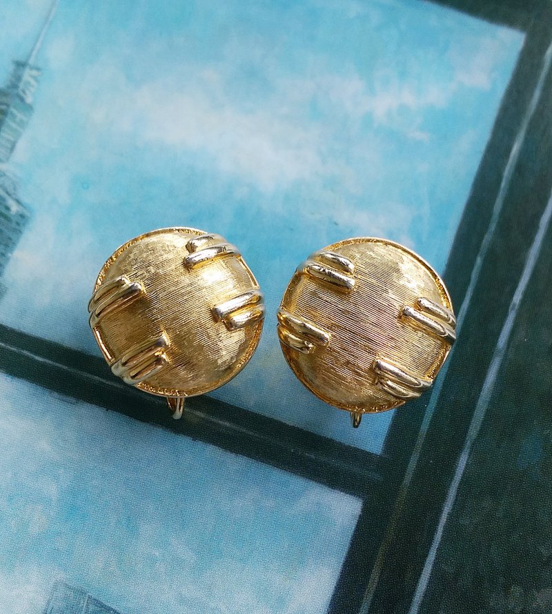 Vintage Jewelry 西洋古董飾品 BOUCHER 金色調 摩登 夾式耳環 - 耳環/耳夾/耳骨夾 - 其他金屬 金色