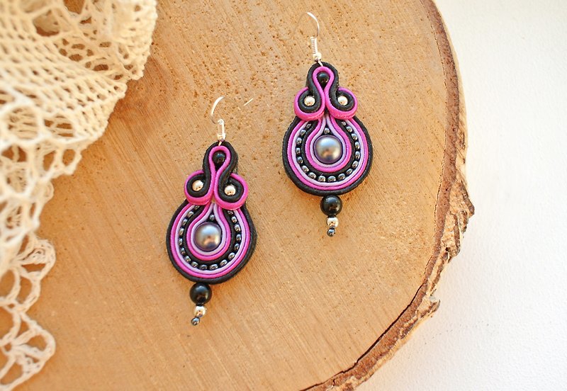 紫色耳環 Long Earrings, Soutache embroidery, Handmade Earrings - Earrings & Clip-ons - Other Materials Purple