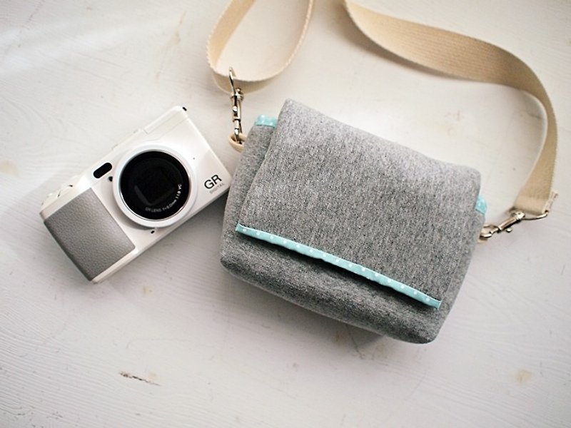 Hairmo plain personality simple zipper camera bag (side back)-dark gray + 7 water blue dots - กระเป๋ากล้อง - ผ้าฝ้าย/ผ้าลินิน สีเทา