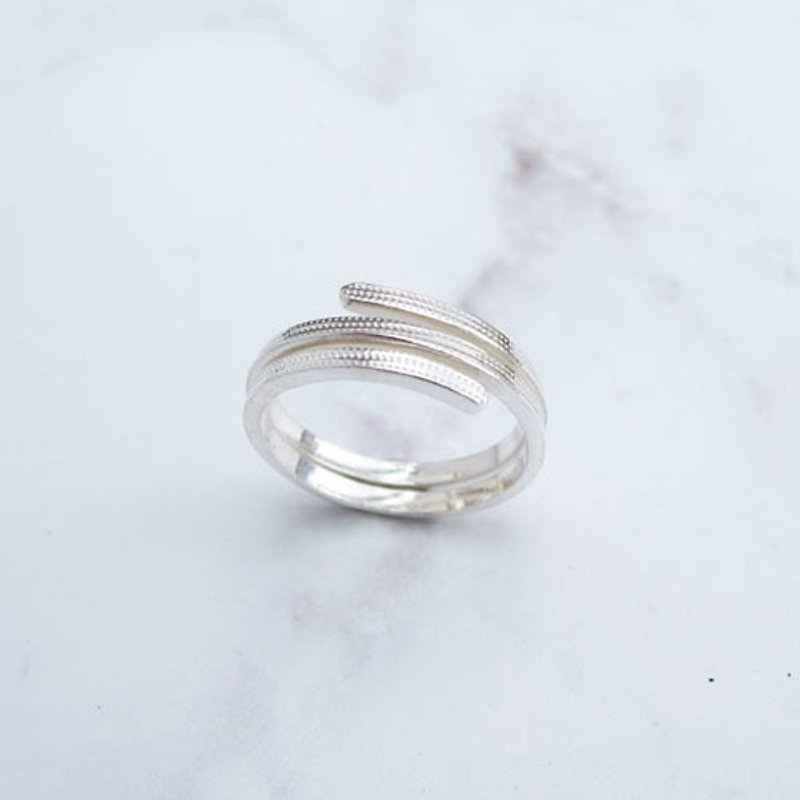 Big staff Taipa [manual × custom DIY] spiral embossed sterling silver female ring master custom - แหวนทั่วไป - เงินแท้ สีเงิน