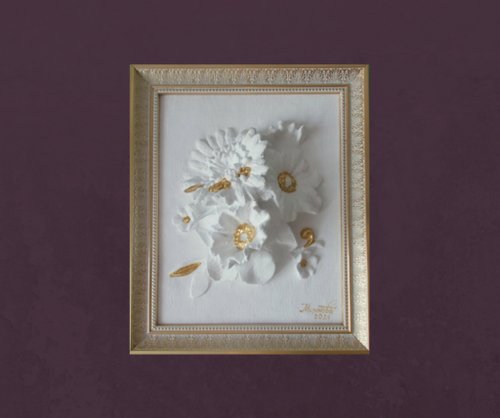 BotanicalArtGifts 帶框 3D 牆壁藝術 白色和金色藝術品 3D 花朵裝飾牆板