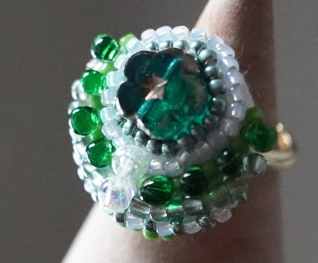 Talkative ring 154 free size bead embroidery ring green flower