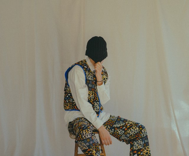 モヤンエクリ　AFRICA REVERSIBLE PADDED VEST AFRICA REVERSIBLE PADDED VEST