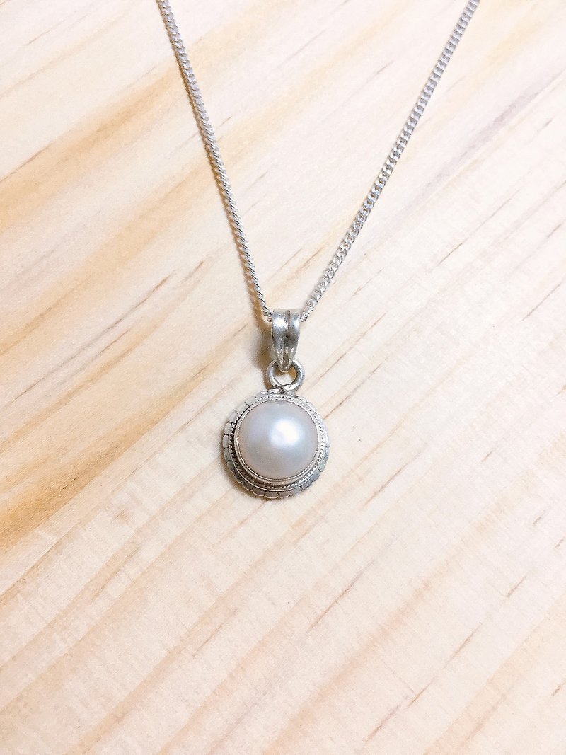 Pearl Pendant Handmade in Nepal 92.5% Silver - Necklaces - Gemstone 
