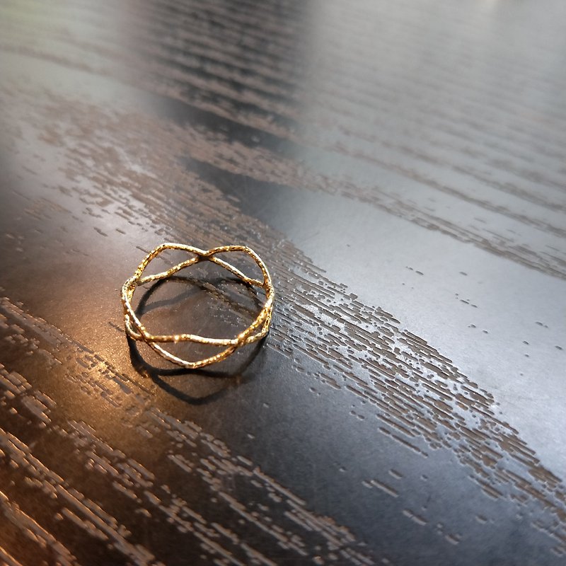 Emerald gift. Nian Cui-18K Gold Star Shape Ring - แหวนทั่วไป - เครื่องประดับ สีทอง