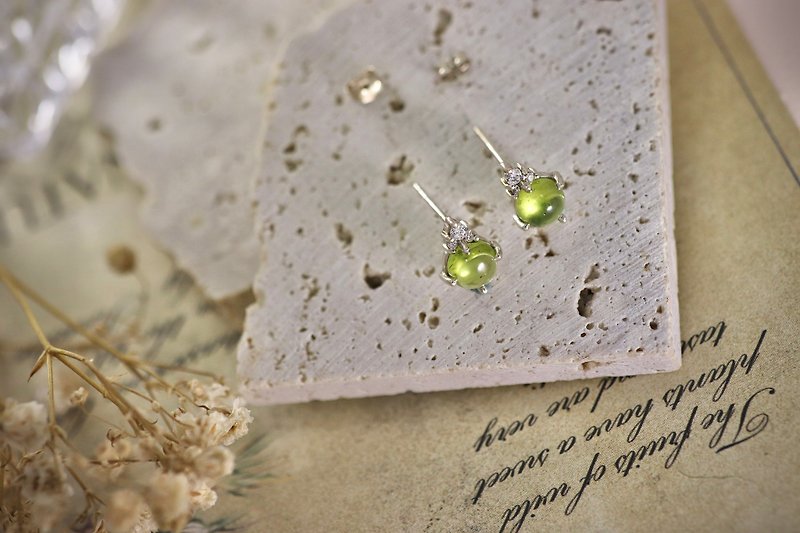 小貴族橄欖石耳環/耳針/Màn工 - 耳環/耳夾 - 寶石 綠色