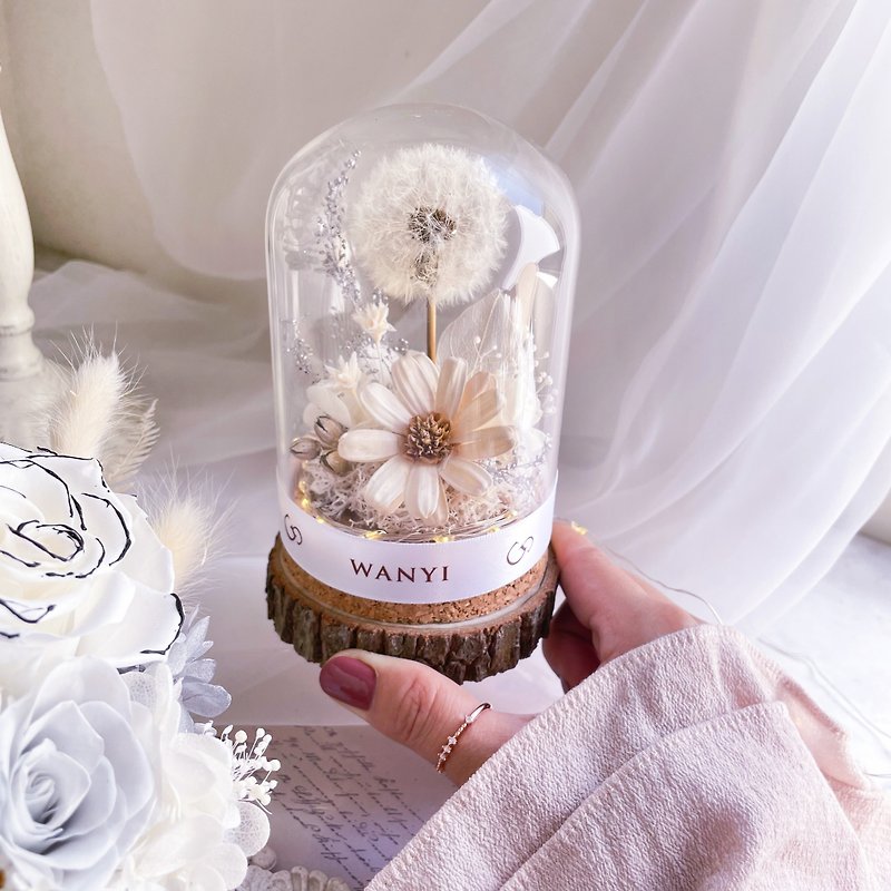 Pure white dandelion glass cover dried flower immortal flower night light wedding graduation gift lettering lover - ช่อดอกไม้แห้ง - พืช/ดอกไม้ ขาว