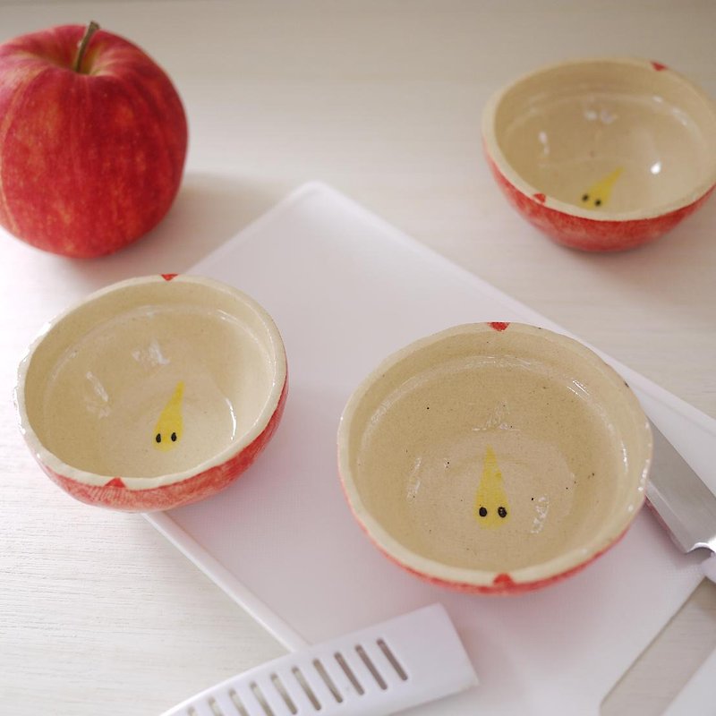 small  bowl of fruits【apple】 - Small Plates & Saucers - Pottery Red