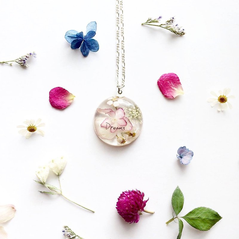 Dried flowers resin necklace / handwriting - Necklaces - Other Materials 