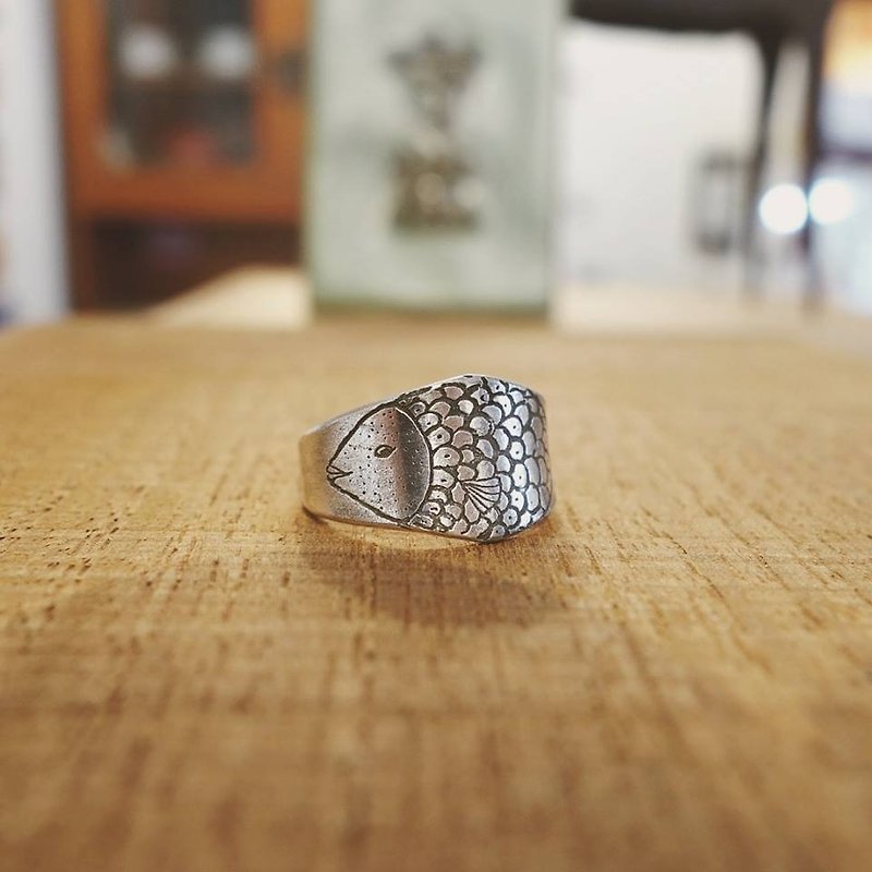 ShouZhuo handmade---大魚戒  純銀寬版 - 戒指 - 其他金屬 