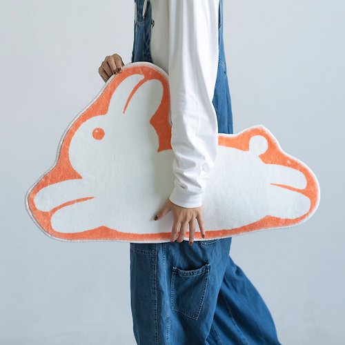 ITS CLOUD客製禮物 兔年禮物 兔子地墊 手繪插畫地毯 防滑墊
