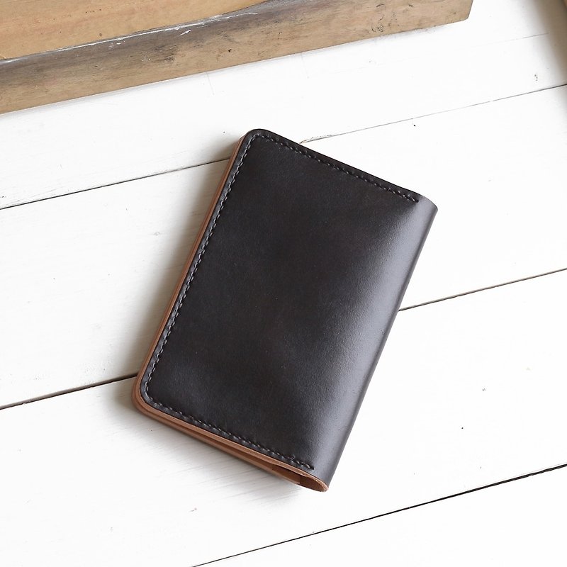 Crafted passport cover | Stone black hand-dyed vegetable tanned cow leather | Multi-color - ที่เก็บพาสปอร์ต - หนังแท้ สีดำ