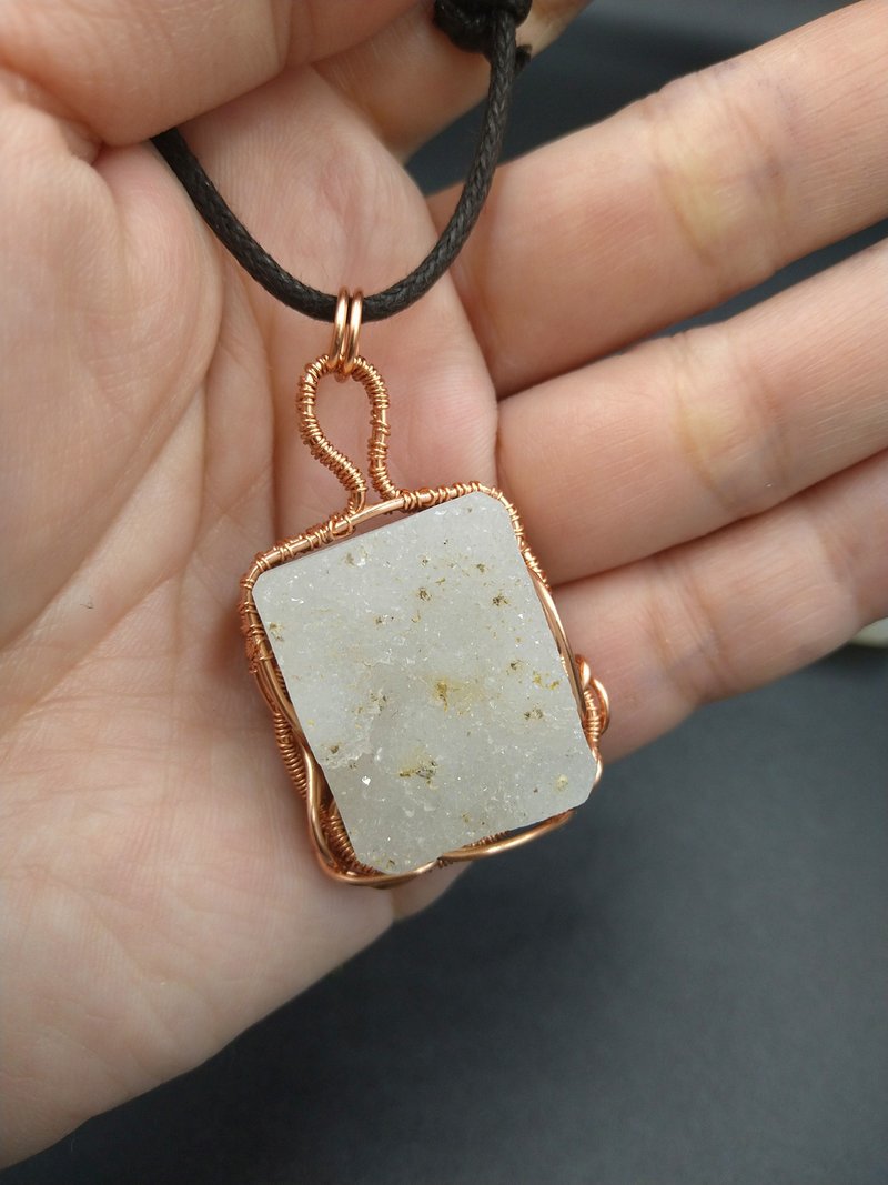 **瑪瑙晶原礦 ** 藝術銅線 水晶項鏈 吊墜 金屬編織 包邊 - 項鍊 - 玉石 白色