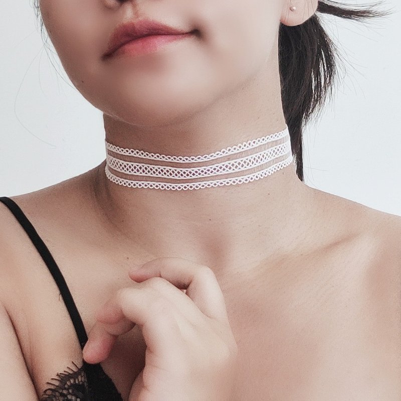 黑/白 裸肌感 微寬復古蕾絲choker - 頸鏈 - 純銀 黑色