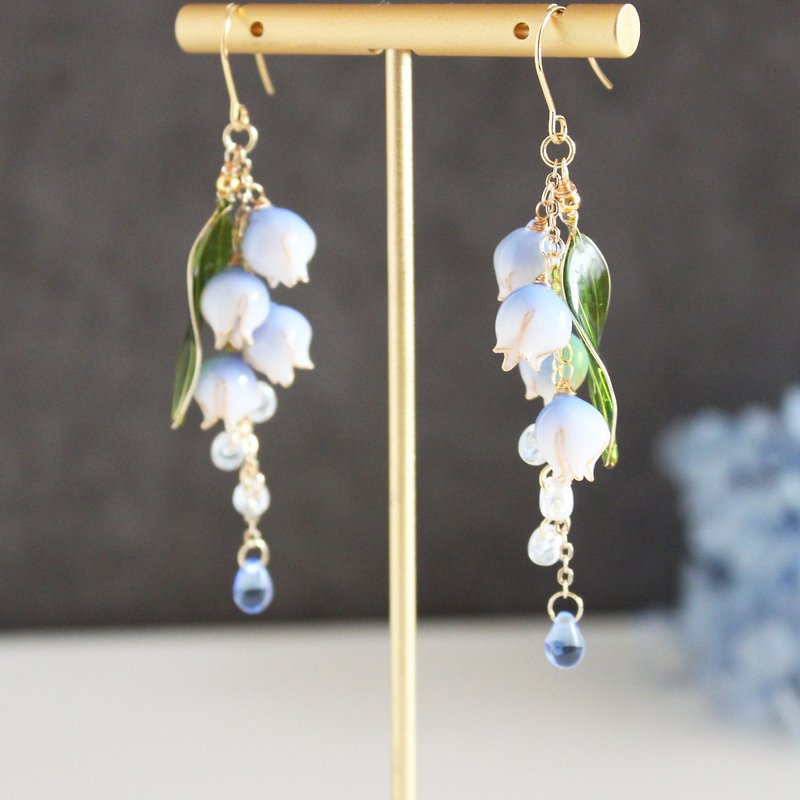 [Ice Blue Wind Chime Earrings] Lily of the Valley Drop Earrings Bronze Resin Gradient Earrings/ Clip-On - ต่างหู - เรซิน หลากหลายสี