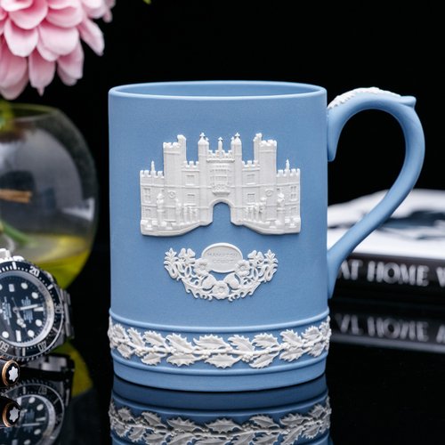擎上閣裝飾藝術 英國製Wedgwood碧玉浮雕1976年度生日陶瓷咖啡馬克杯茶杯漢普頓宮