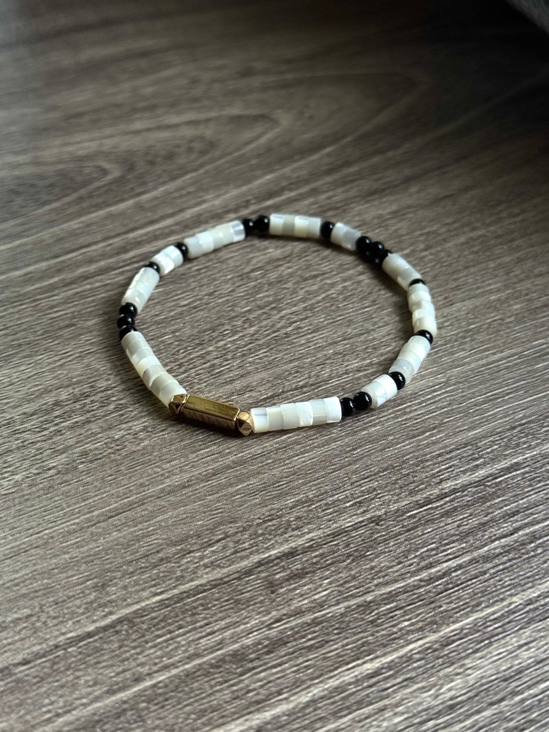 Sosii | Crystal 23 Natural Crystal Bracelet | Slim Series - Knot | - สร้อยข้อมือ - เปลือกหอย ขาว