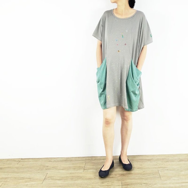 :. Urb Ramune [Star] Bilateral pocket dress - One Piece Dresses - Cotton & Hemp Gray