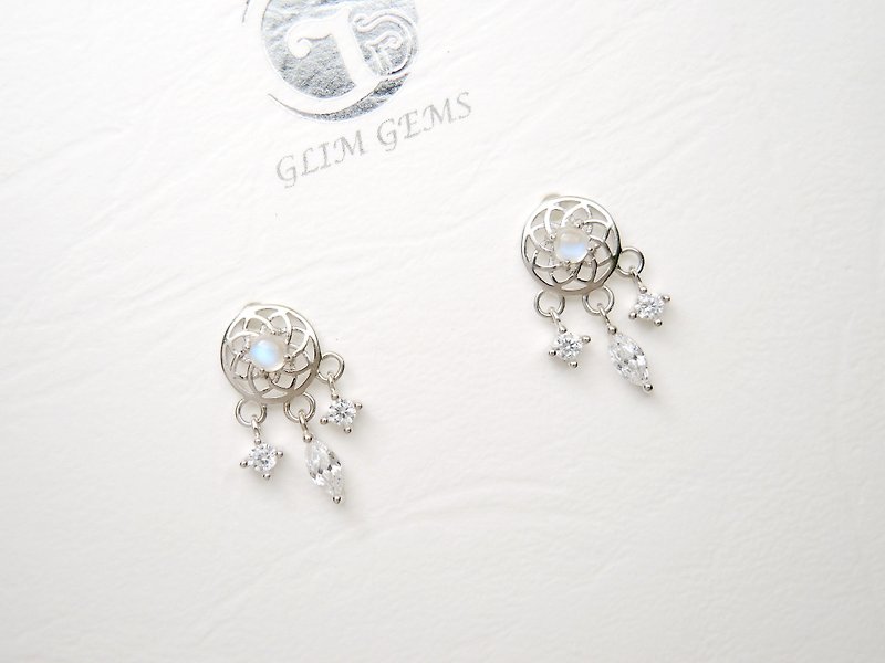 Moonlight-exquisite and elegant top Sri Lanka moonstone 925 sterling silver earrings - ต่างหู - เครื่องเพชรพลอย สีน้ำเงิน