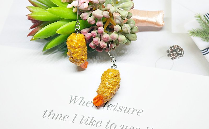 Clay accessories X stainless steel hook earrings <meat and delicious fried shrimp> #可爱#玩皮 - Earrings & Clip-ons - Clay Orange