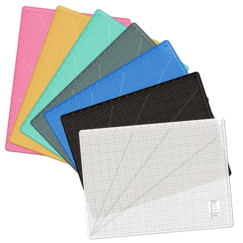 Lightweight and odorless cutting mat (A1) translucent / art professional - Other - Plastic 