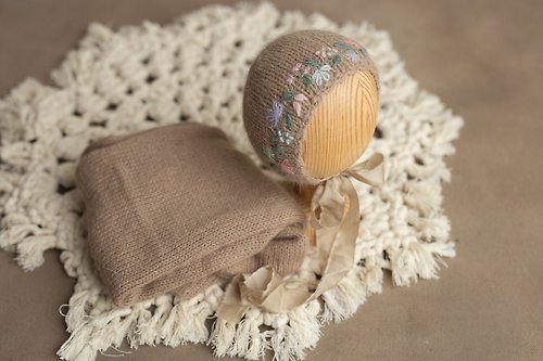 Divaprops Brown hat with rug for newborn girls:the perfect outfit for a girl