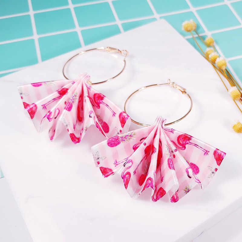 Daqian Design Silk Powder Flamingo Fan Earrings Earrings Party Holiday Gift Valentine's Day - ต่างหู - ผ้าฝ้าย/ผ้าลินิน สึชมพู