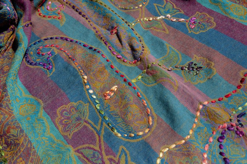 Cashmere/boiled wool shawl/knitted scarf/embroidered scarf/cashmere shawl-flower - ผ้าพันคอถัก - ขนแกะ หลากหลายสี