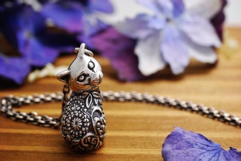 MIKAERI BINEKO BOTANICAL DOODLE / reward beauty cat Botanical Doodle Silver pendant - สร้อยคอ - โลหะ สีเงิน