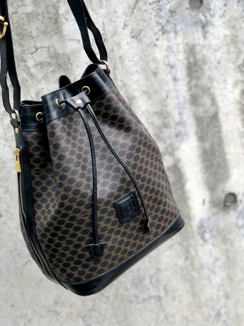 日本直送 名牌中古包 】CELINE セリーヌ マカダム ブラゾン型