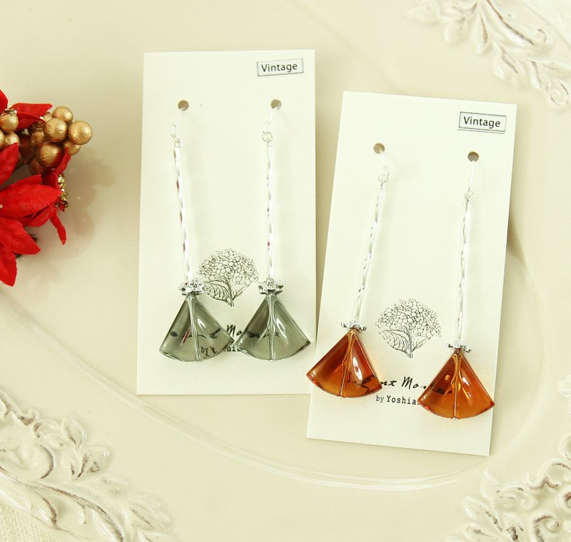 Retro style triangle transparent pendant earrings rare German nostalgic bead Clip-On OK - ต่างหู - อะคริลิค สีน้ำเงิน