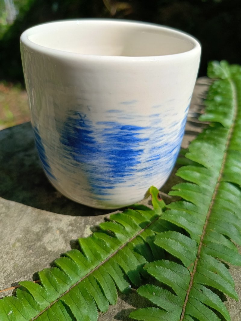 手繪陶瓷茶杯   冬日暖手夏日清涼 - 茶壺/茶杯/茶具 - 瓷 白色
