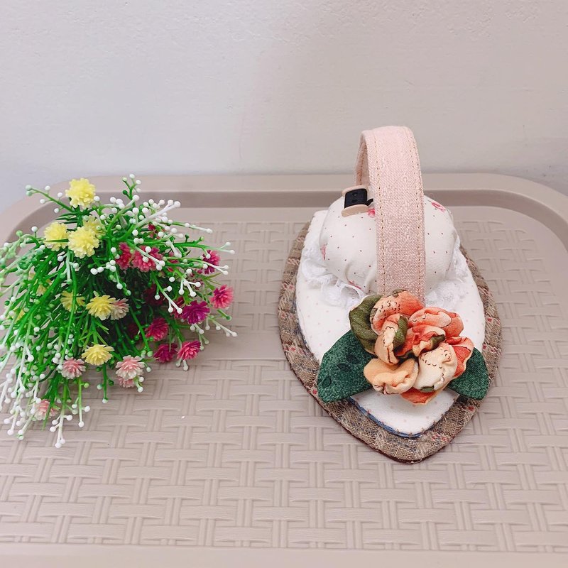 Rose iron shape pin bag, table decoration, gift - ของวางตกแต่ง - ผ้าฝ้าย/ผ้าลินิน 