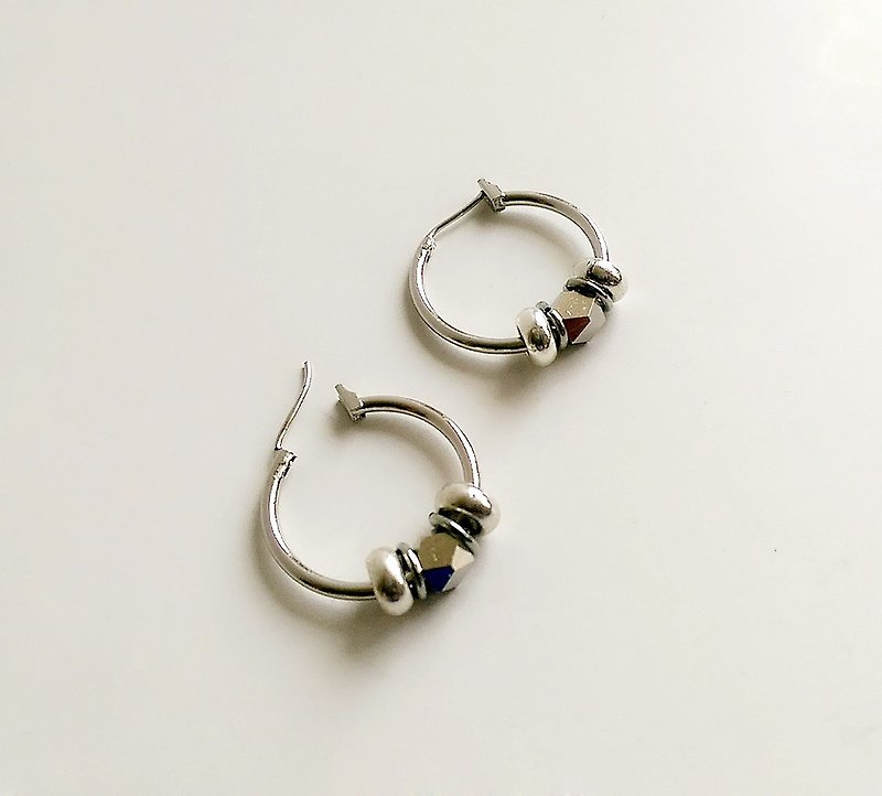 Hand made small simple earrings - Earrings & Clip-ons - Other Metals Silver