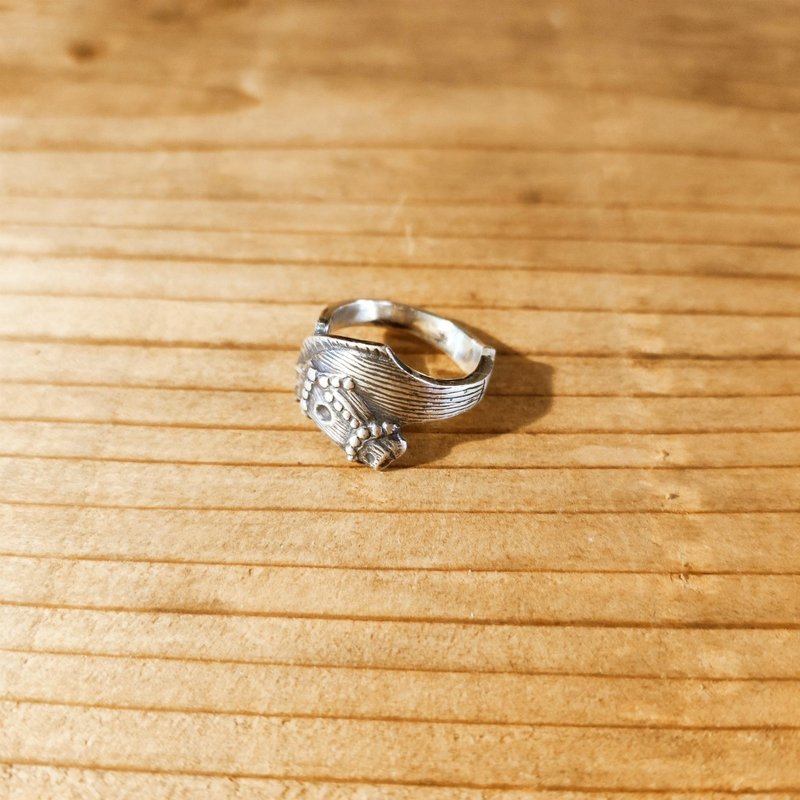 Cute horse design. Japanese antique Silver fork remake ring_857 Retro vintage - แหวนทั่วไป - เงินแท้ สีเงิน